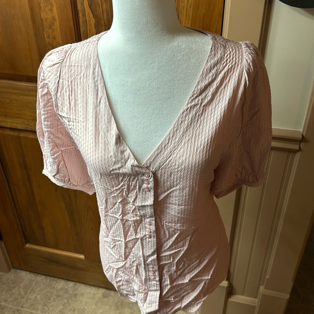 NWT RW&CO. Pink Puffy Sleeve Blouse - M
